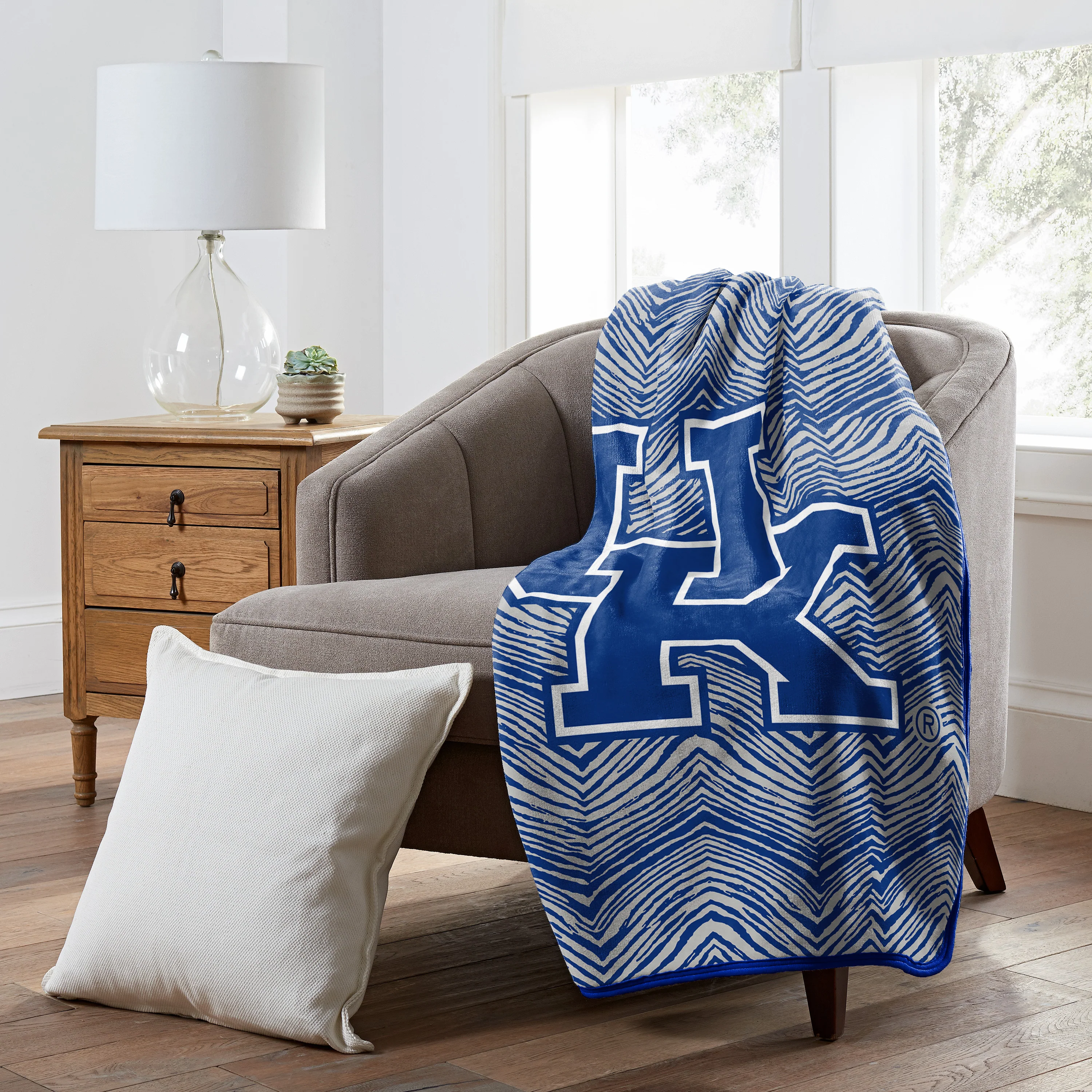 Zubaz by Northwest NCAA Zubified Raschel Throw Blanket, Kentucky Wildcats - Image 2