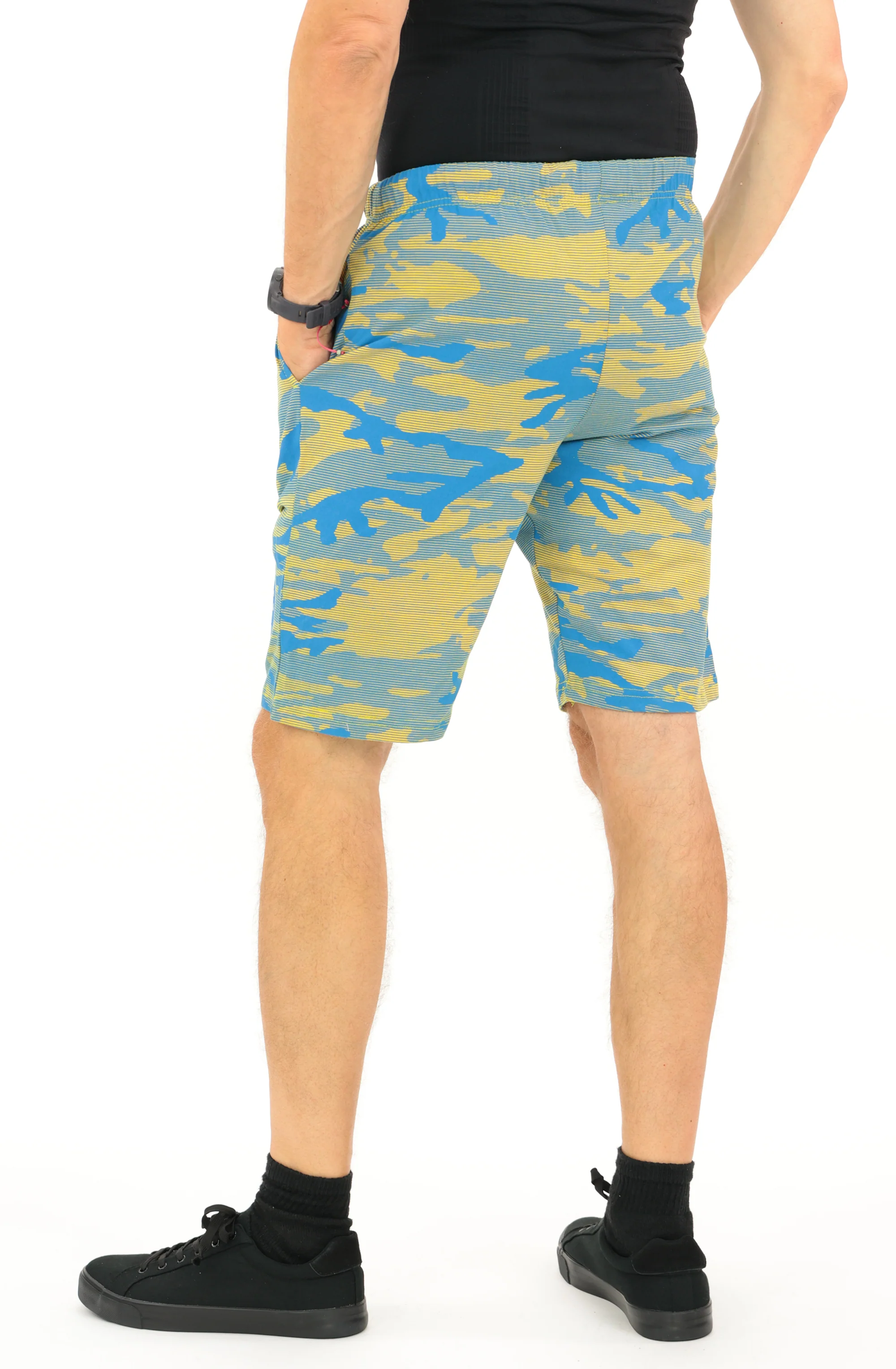 Zubaz NFL Adult Unisex Z88 Camo Lines Shorts, Los Angeles Chargers - Image 5