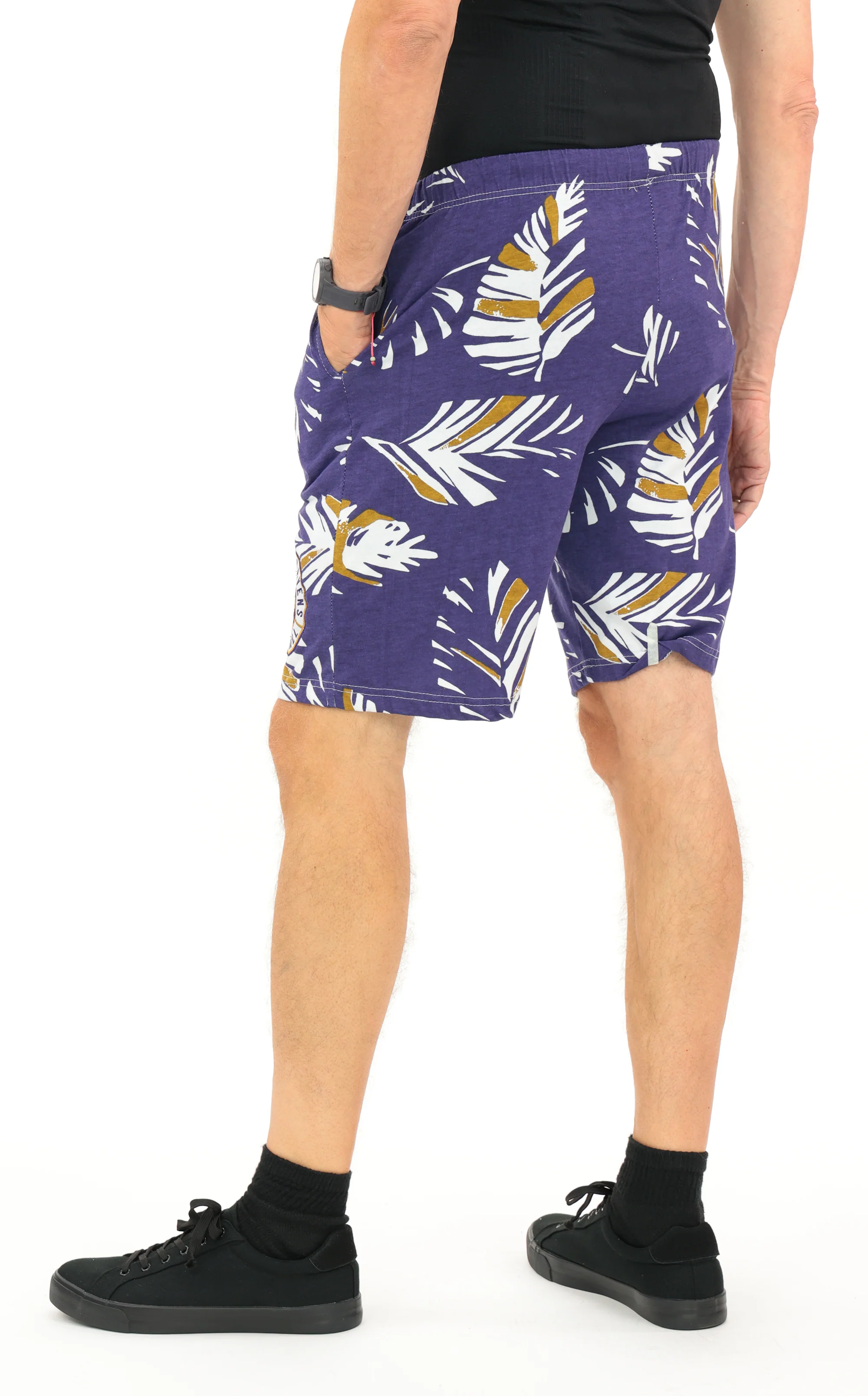 Zubaz NFL Adult Unisex Z88 Embroidered Leaf 3 Team Color Shorts, Baltimore Ravens - Image 5