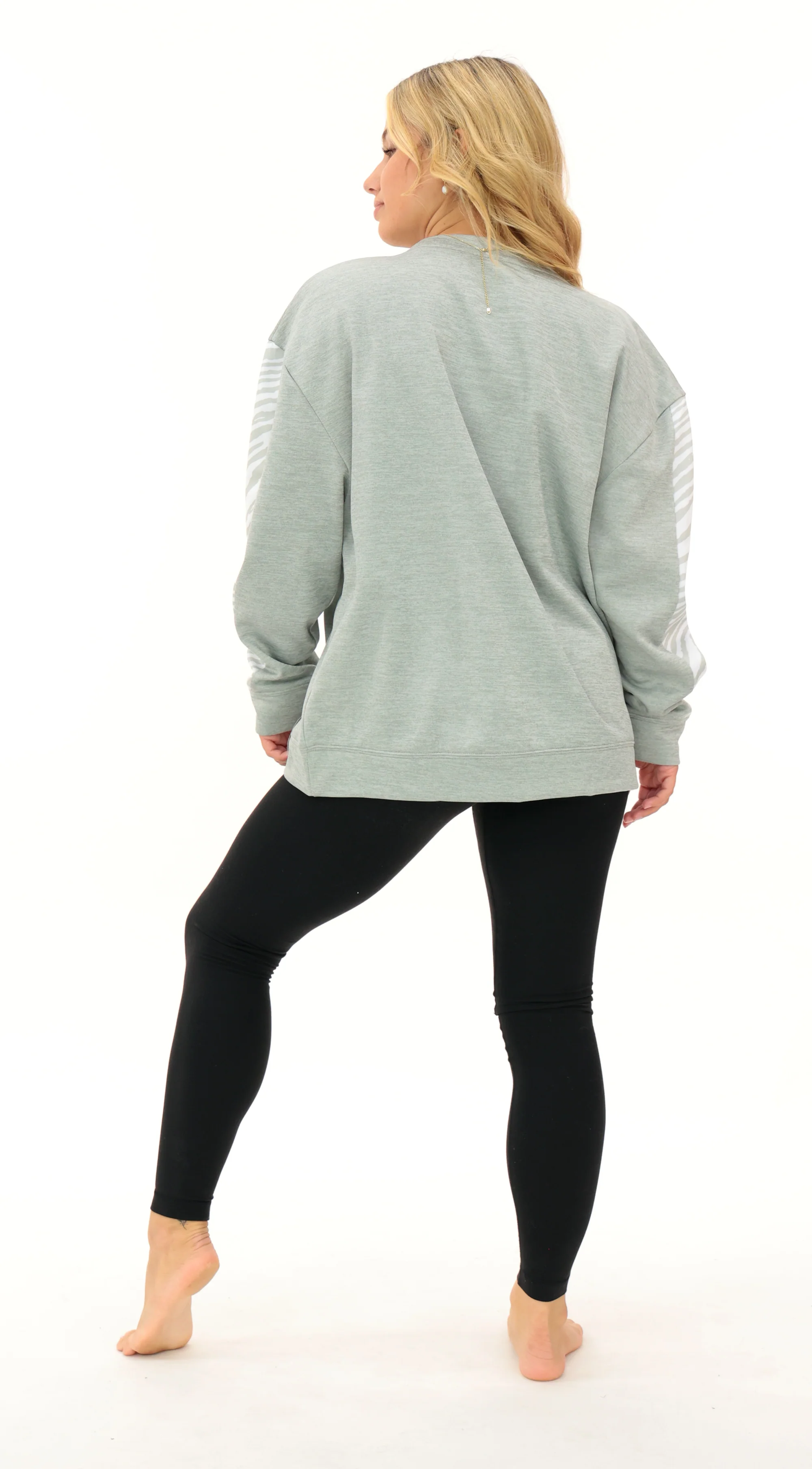 Zubaz NFL Women's Offense 2 Color Tonal Zebra Arm Panels Crewneck with Pockets, CHICAGO BEARS - Image 20